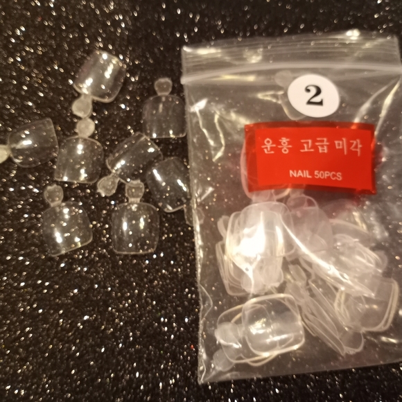 👍SOLD👍 Nail 💅 Tips - Picture 4 of 5